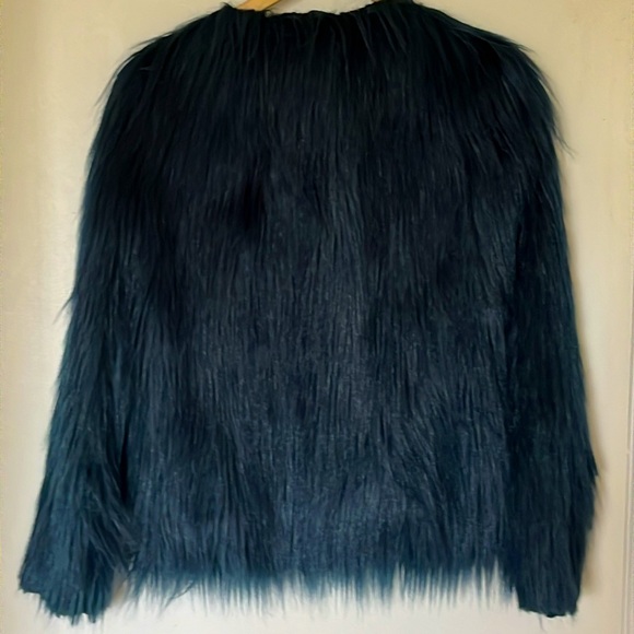 Unreal Fur coat - Picture 8 of 9